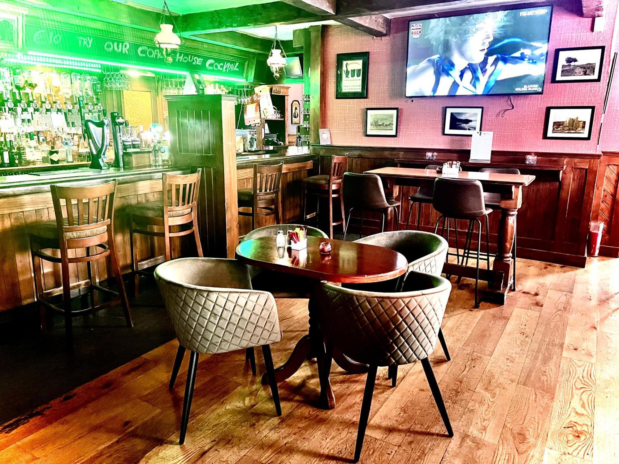 The Coach House Inn Moycullen 外观 照片
