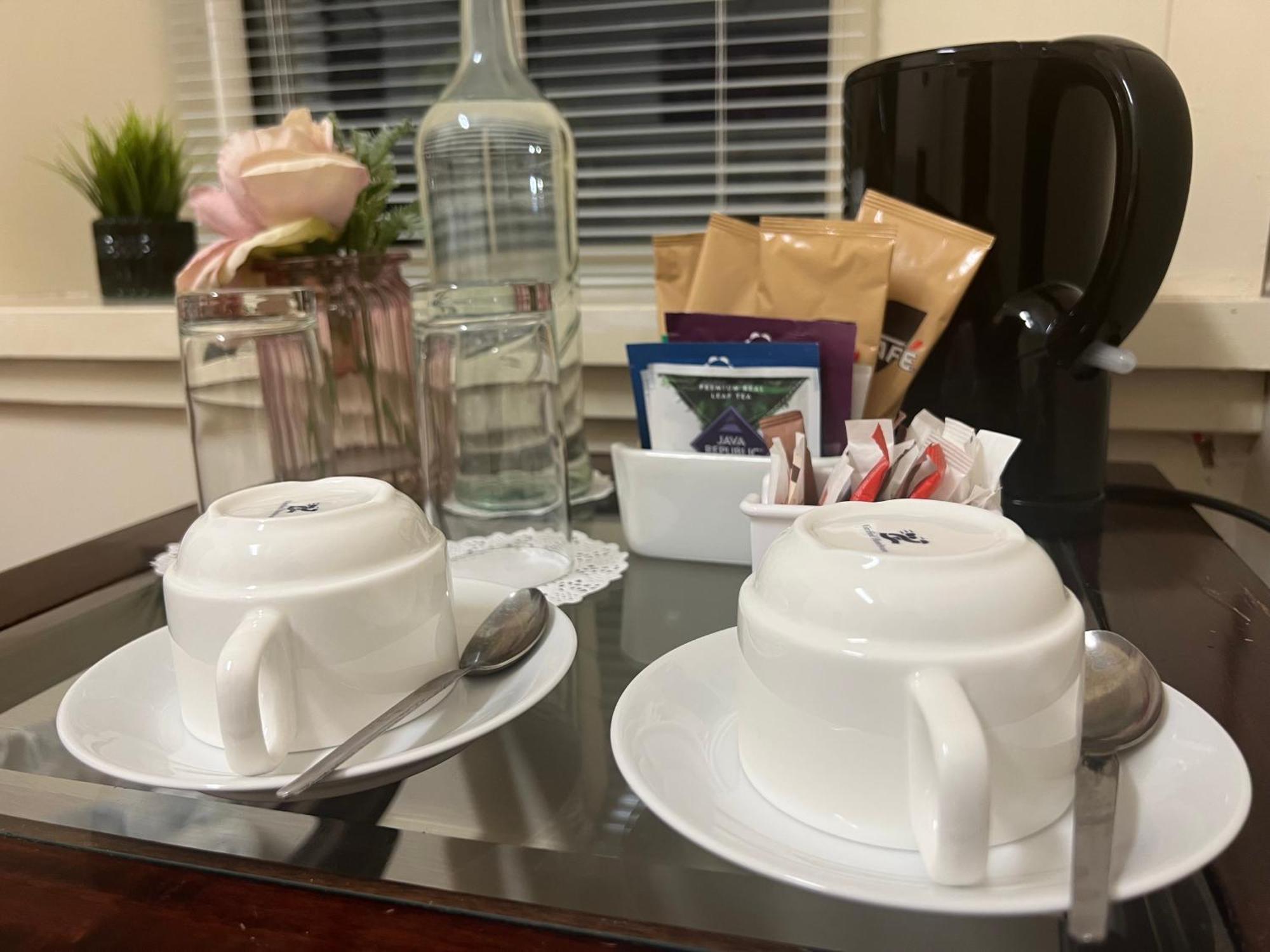 The Coach House Inn Moycullen 外观 照片