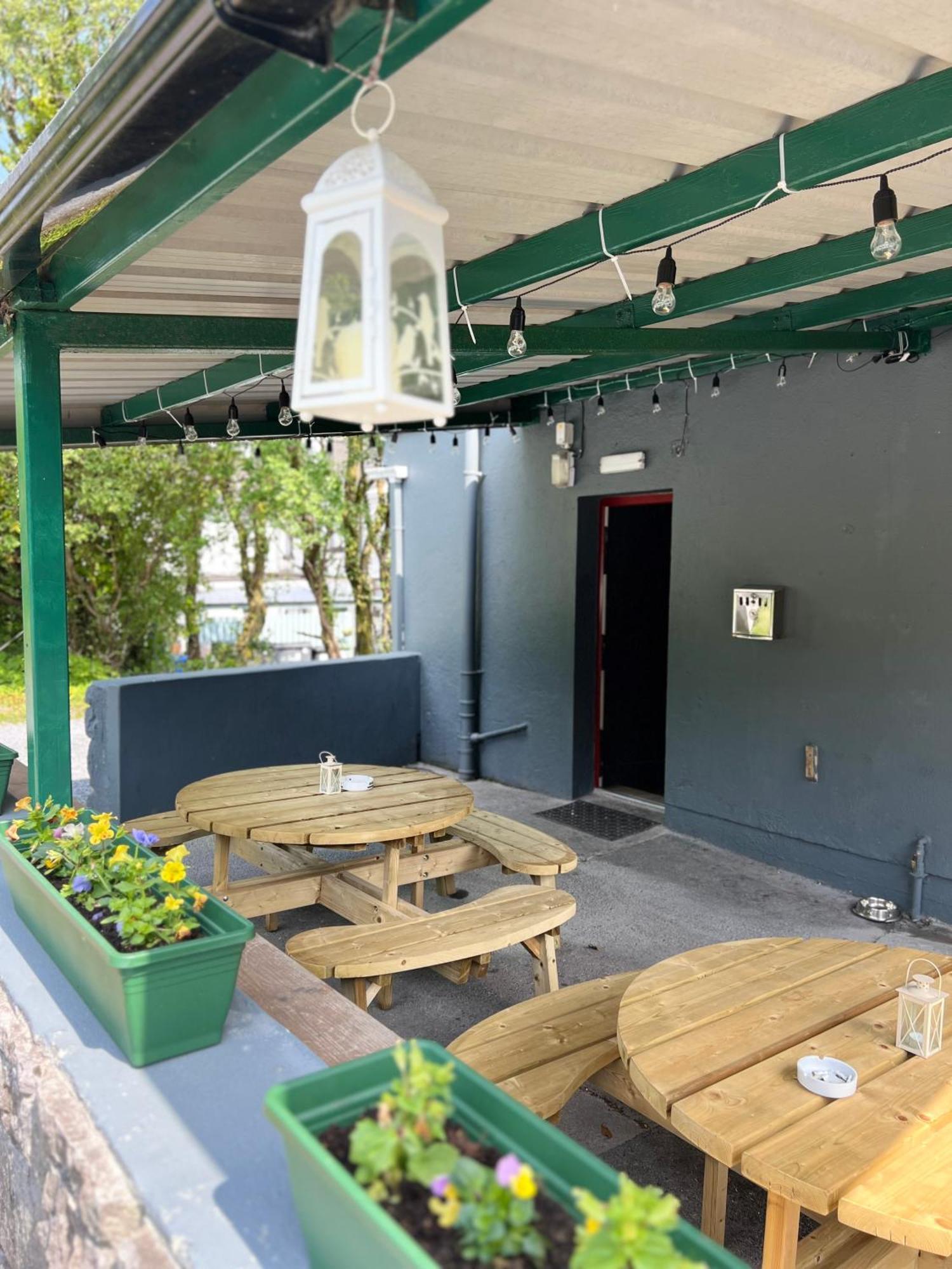 The Coach House Inn Moycullen 外观 照片