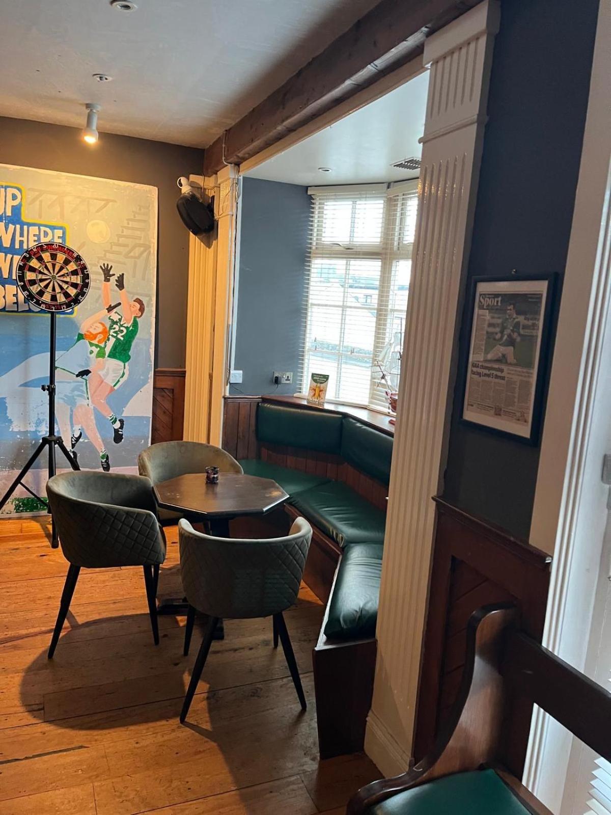 The Coach House Inn Moycullen 外观 照片