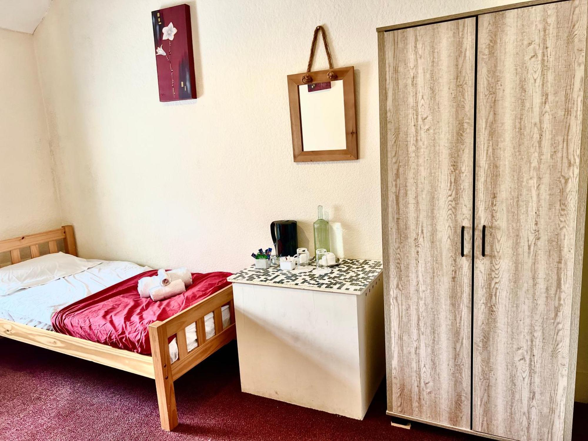 The Coach House Inn Moycullen 外观 照片